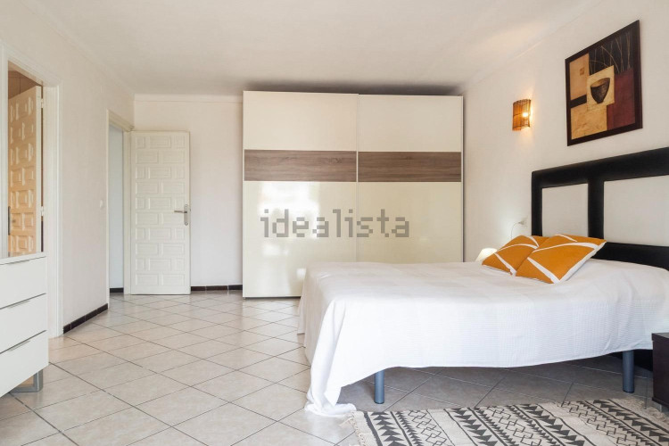 Casa independiente en calle Mallols