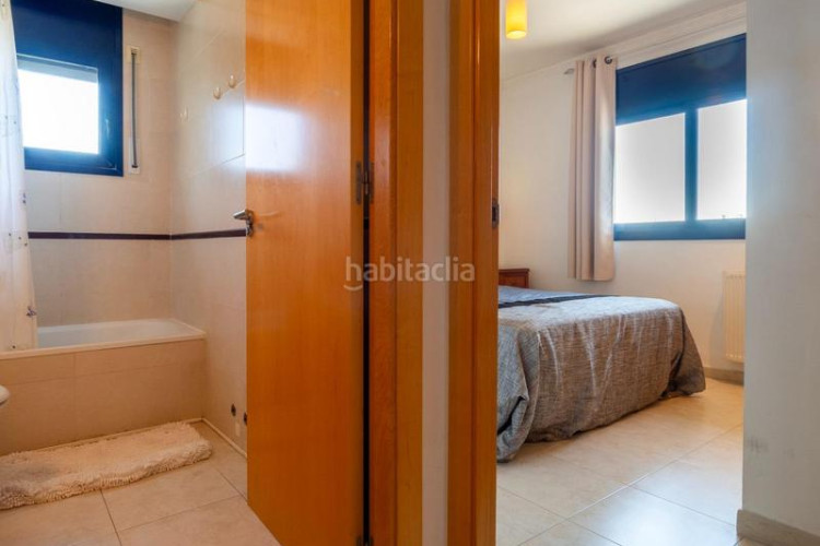 Dúplex fantástico dúplex a solo 650m de la playa y junto a todos los servicios! en Escala (L´)