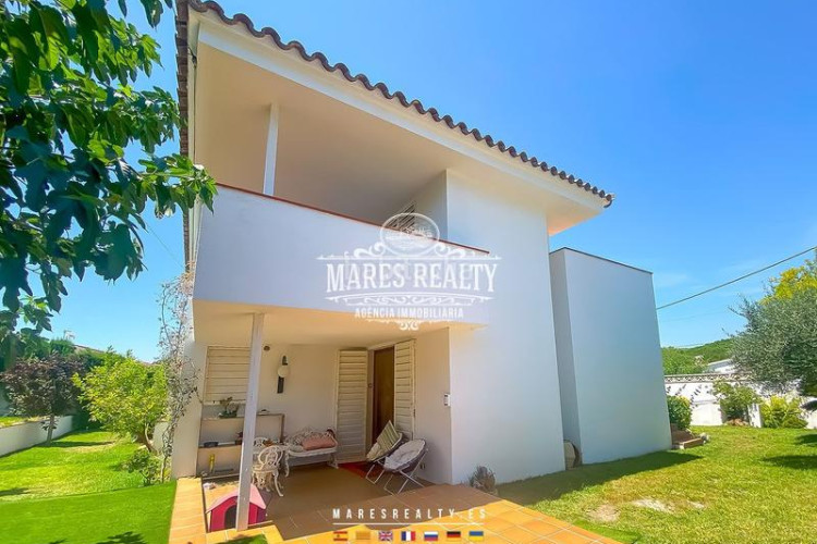 Casa preciosa casa a 4 vientos con gran parcela en Escala (L´)