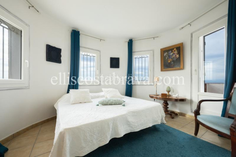 Casa  con vistas al mar y a la montaña - puig sec en Escala (L´)