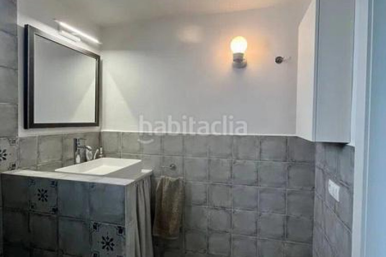 Piso dúplex exclusivo con espectaculares vistas al mar y solárium privado en Escala (L´)