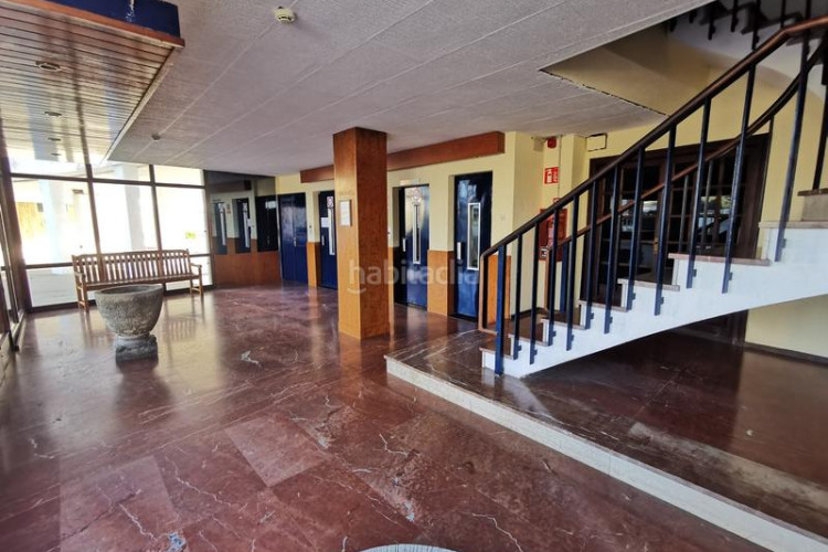Piso en passeig mar 17 apartamento primera linia de mar con amplias terrazas y piscina comunitaria en el pueblo de l'escala en Escala (L´)