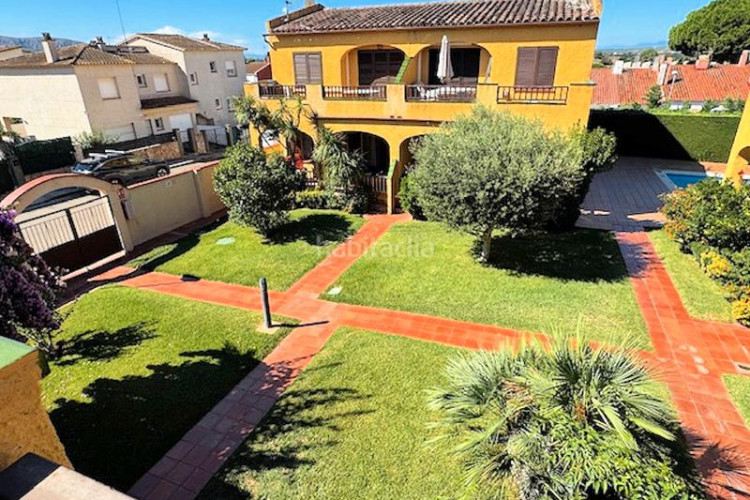 Apartamento  de 49m², terraza, parking, piscina en Escala (L´)