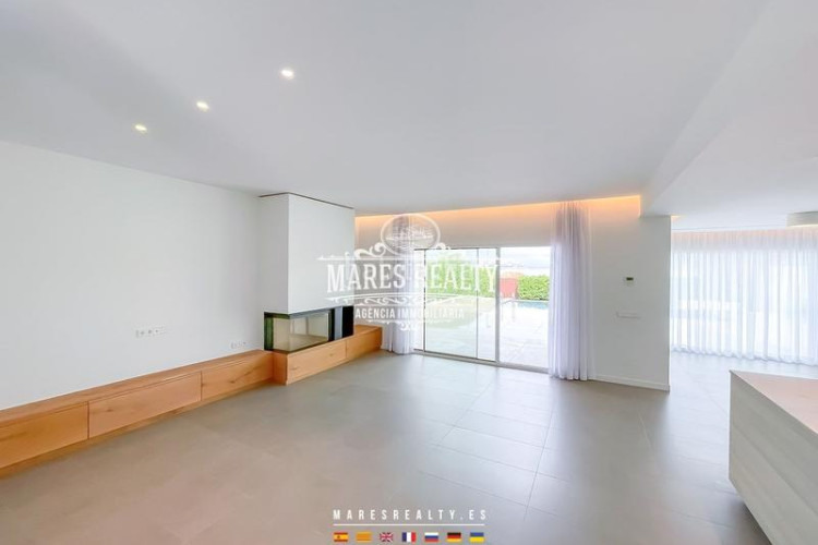 Casa lujosa casa reformada en primera línea de mar en la costa brava en Escala (L´)