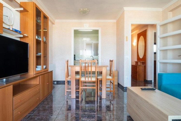 Piso apartamento con terraza vistas al mar y montaña en Escala (L´)