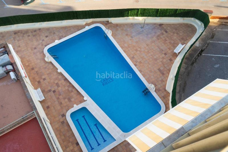 Piso apartamento con terraza vistas al mar y montaña en Escala (L´)