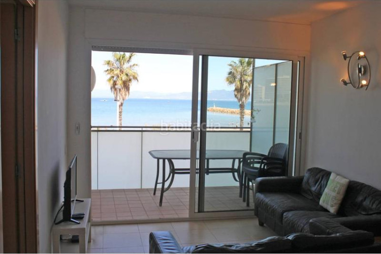 Piso en naintré 3 moderno apartamento en la playa de Riells en Escala (L´)
