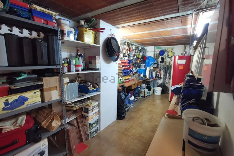 CASA UNIFAMILIAR CON PISCINA PRIVADA, GARAGE, MUY SOLEADA EN L'ESCALA