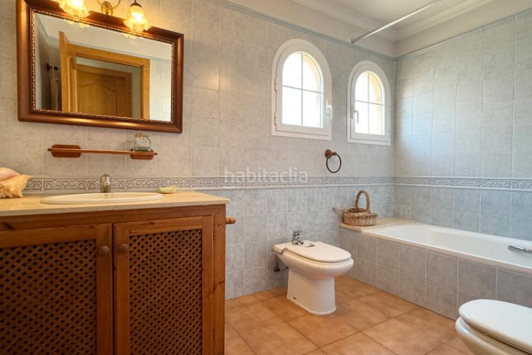 Casa en carrer muga 73 con piscina privada y vistas al mar panorámicas en Escala (L´)