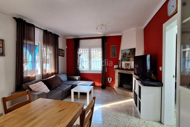 Chalet acogedor chalet esquinero con jardín y parking con posibilidad de piscina privada lescala costa brava en Escala (L´)
