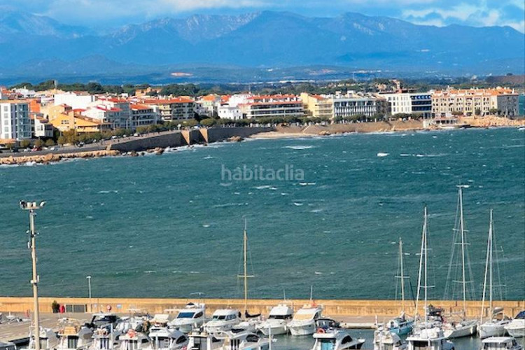 Apartamento en avinguda riells 142 apartamento, 65m2, con vistas al puerto y al mar y con parking en Escala (L´)
