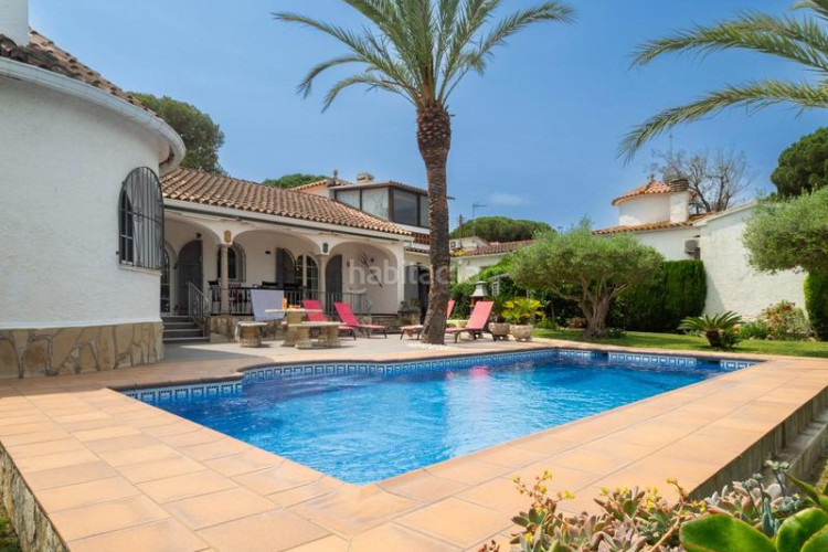 Casa un oasis de privacidad y confort en Riells Escala (L´)