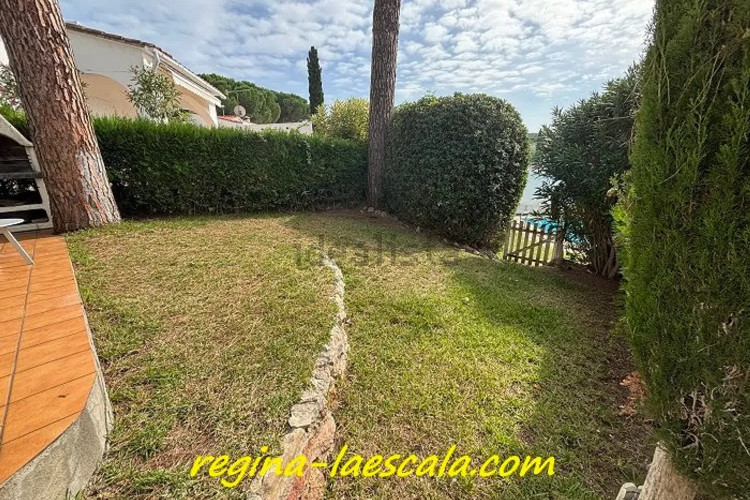 Chalet adosado en calle Onyar