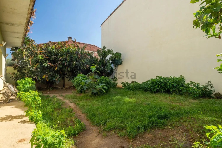 Chalet pareado en calle Tossa