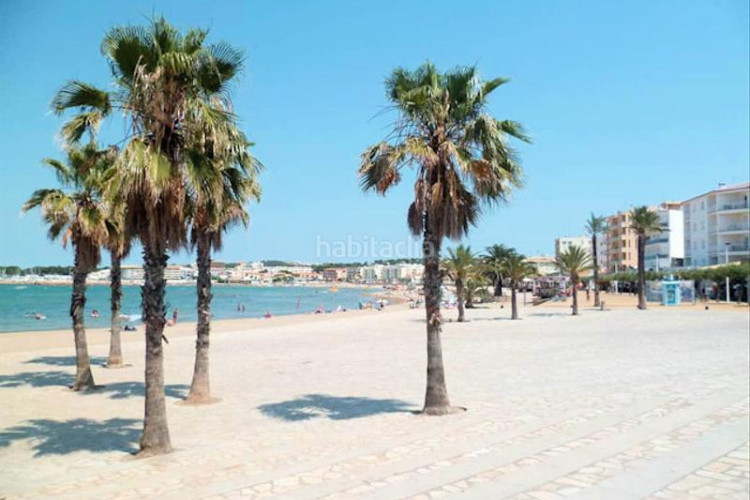 Piso apartamento 114m², vista mar, primera línea, con licencia turistico en Escala (L´)
