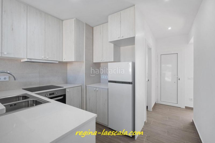 Piso un agradable piso, recién reformado, en la primera planta. en Escala (L´)