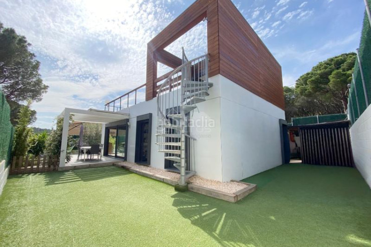 Casa moderna casa a sólo 3 minutos a pie de la playa de cala Montgó, en lescala, en la costa brava.en el límite del parque natural del en Escala (L´)