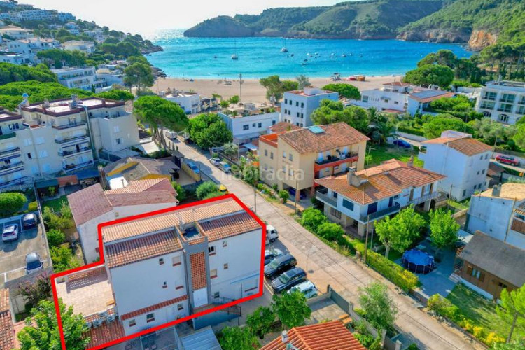 Apartamento en termes 8 apartamento reformado con parking en cala Montgó, lescala en Escala (L´)