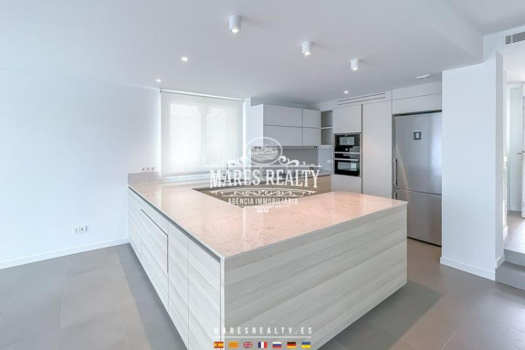 Casa lujosa casa reformada en primera línea de mar en la costa brava en Escala (L´)