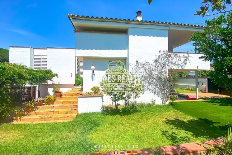 Casa preciosa casa a 4 vientos con gran parcela en Escala (L´)