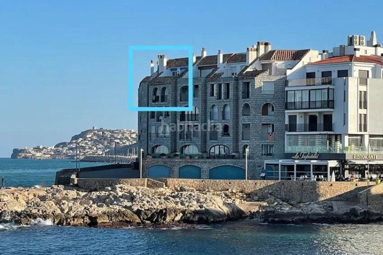 Piso dúplex exclusivo con espectaculares vistas al mar y solárium privado en Escala (L´)