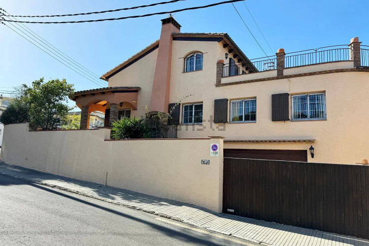 Casa independiente en calle Muga, 73