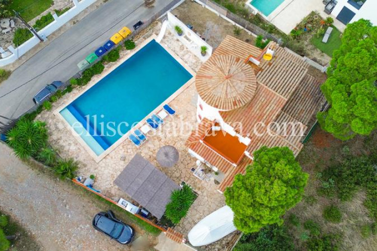 Casa  con vistas al mar y a la montaña - puig sec en Escala (L´)
