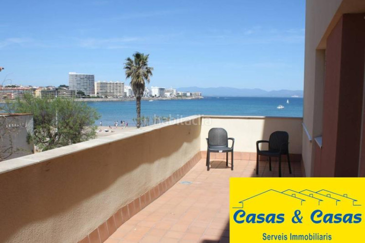 Piso en naintré 3 moderno apartamento en la playa de Riells en Escala (L´)