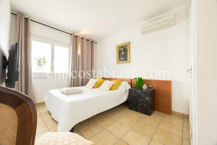 Casa  con vistas al mar y a la montaña - puig sec en Escala (L´)