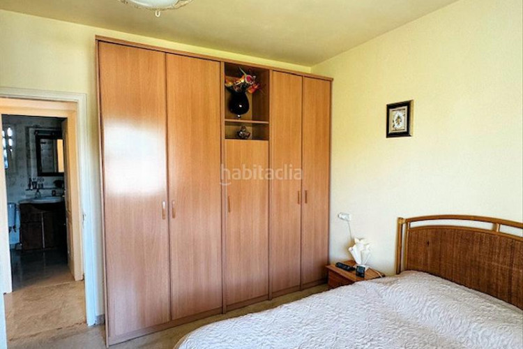 Casa villa de 180m²,con 3 dormitorios, garaje y piscina privada en Escala (L´)