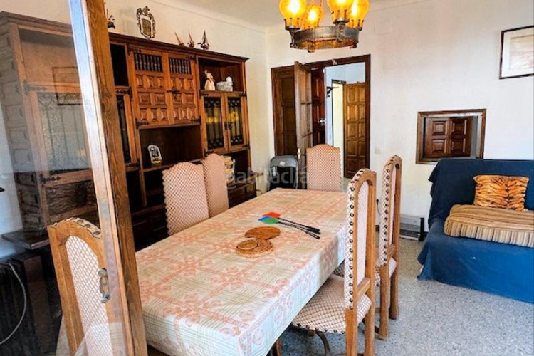 Casa villa de 216m² con 5 dormitorios, 2 baños y piscina privada posible en Escala (L´)