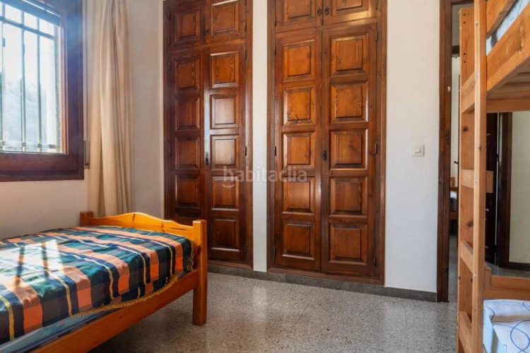 Casa  individual con jardín privado zona puig sec en Escala (L´)