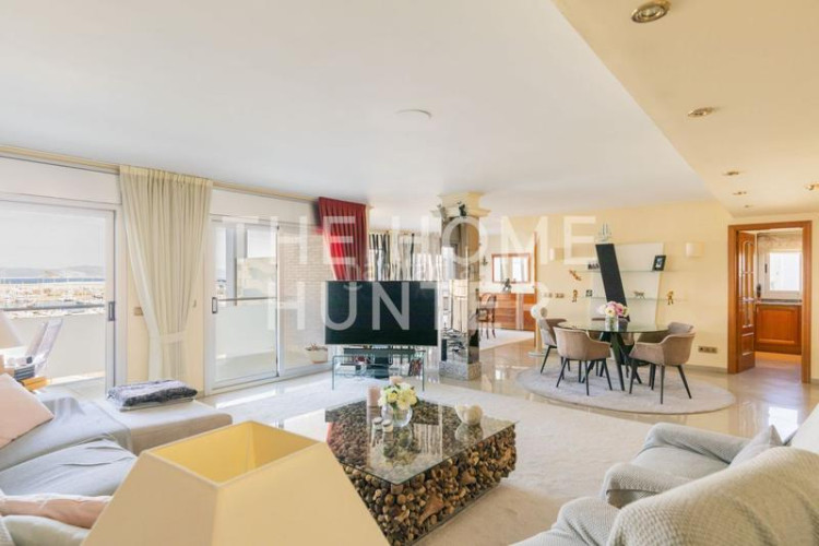 Ático  de 214 m2 con vistas y terraza en venta en escala, l en Escala (L´)