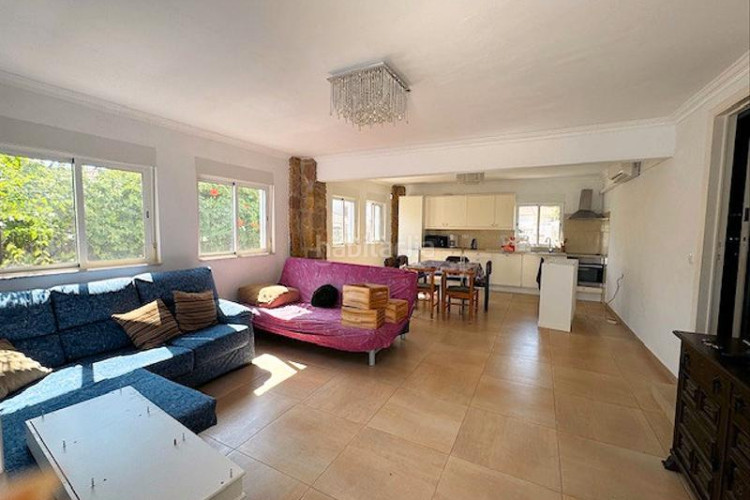 Casa villa de 216m² con 5 dormitorios, 2 baños y piscina privada posible en Escala (L´)