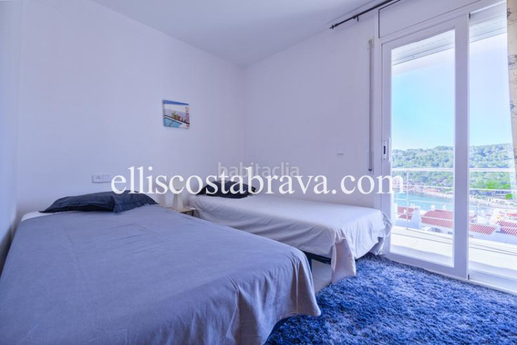Casa fantástica propiedad con piscina privada y vistas al mar. en Escala (L´)