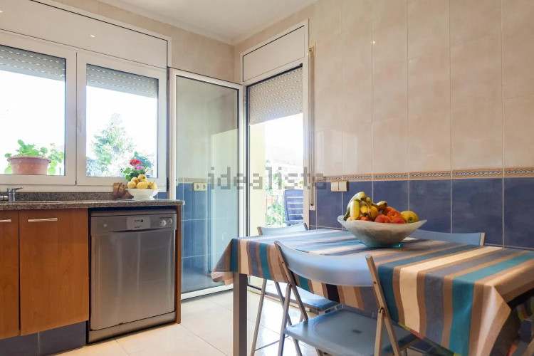 Chalet pareado en calle Tossa