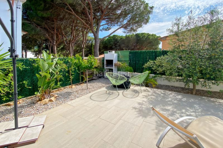 Casa moderna casa a sólo 3 minutos a pie de la playa de cala Montgó, en lescala, en la costa brava.en el límite del parque natural del en Escala (L´)
