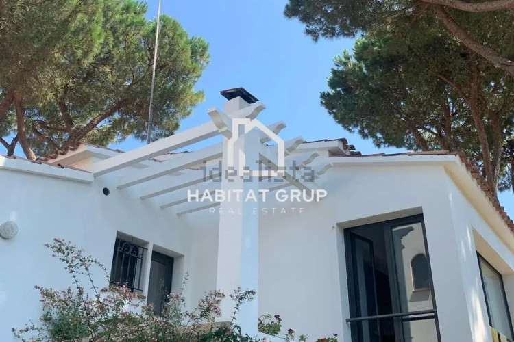 Casa independiente en Barrio Port - Les Planasses