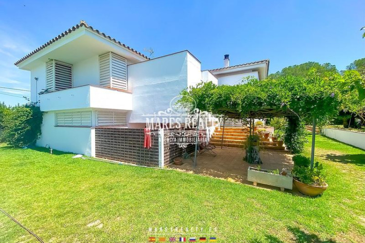 Casa preciosa casa a 4 vientos con gran parcela en Escala (L´)