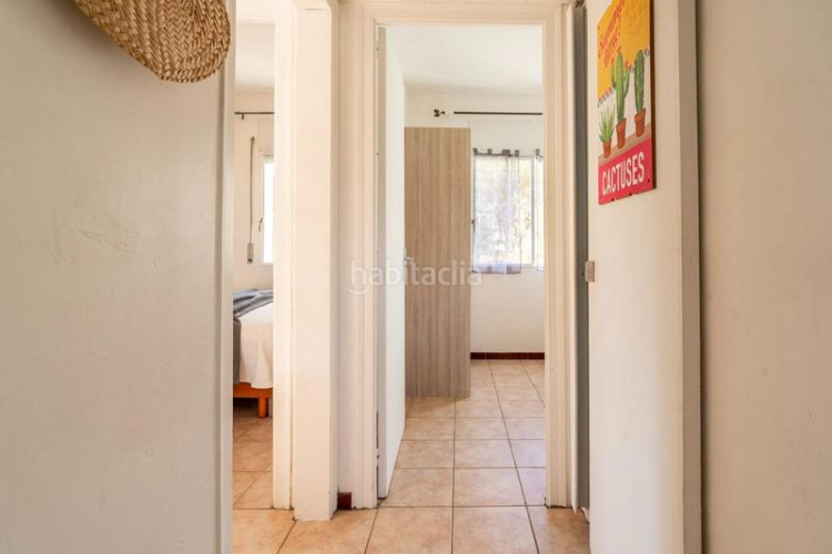 Piso  con 3 habitaciones situado zona montgó en Escala (L´)