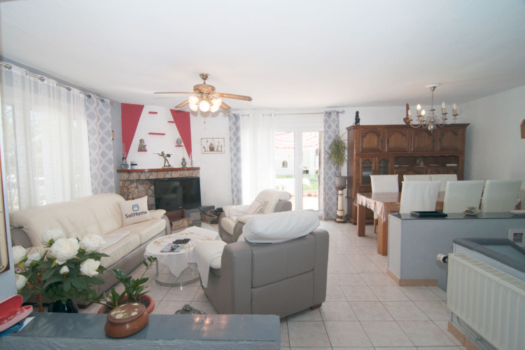 Carrer Barcelona, Riells