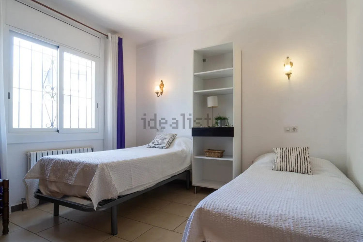 Casa independiente en calle Pinedes
