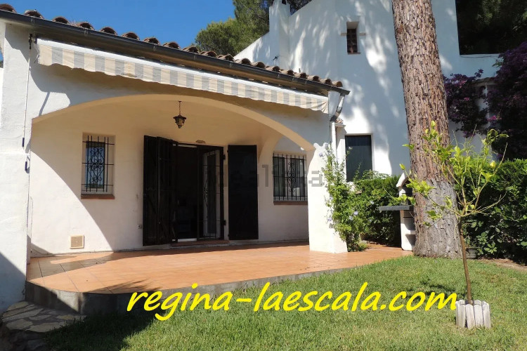 Chalet adosado en calle Onyar