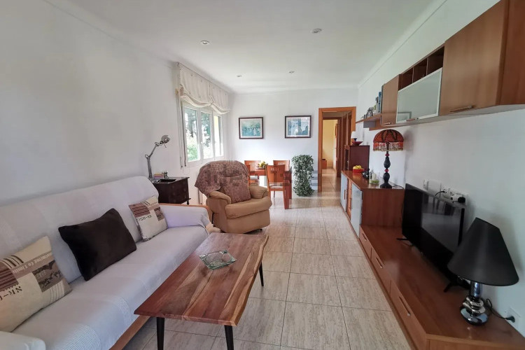 CASA UNIFAMILIAR CON PISCINA PRIVADA, GARAGE, MUY SOLEADA EN L'ESCALA