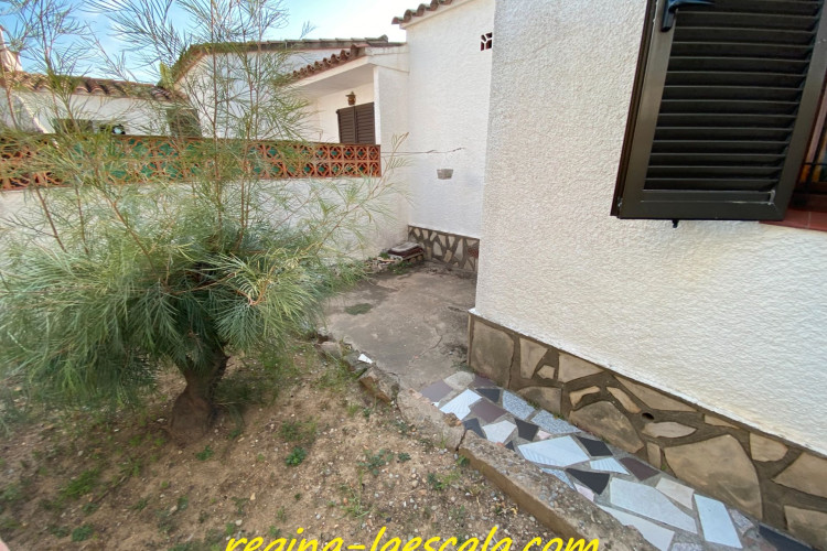 Carrer Fitora, Riells