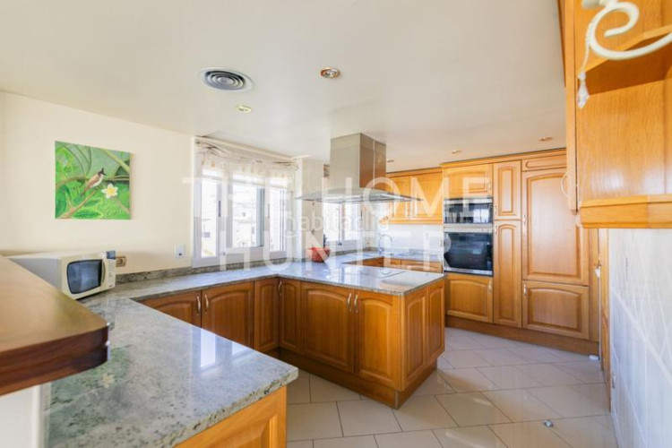 Ático  de 214 m2 con vistas y terraza en venta en escala, l en Escala (L´)