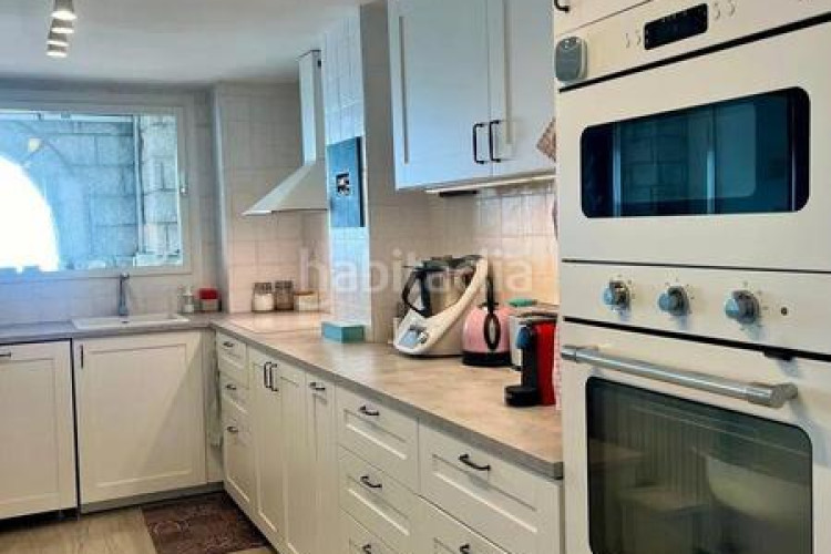 Piso dúplex exclusivo con espectaculares vistas al mar y solárium privado en Escala (L´)