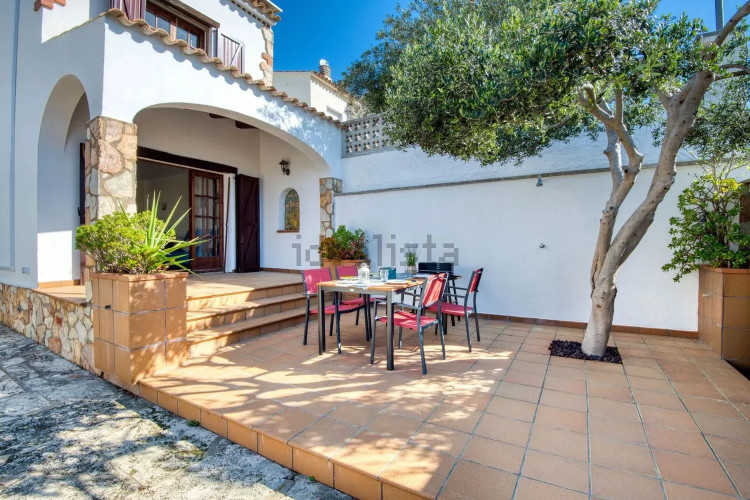 Casa independiente en calle Ricardell, 27