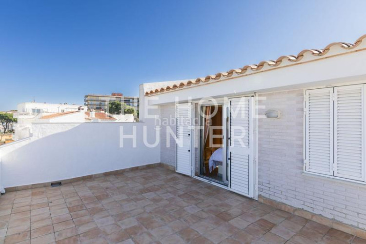 Ático  de 214 m2 con vistas y terraza en venta en escala, l en Escala (L´)