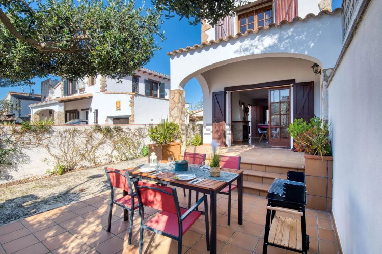 Casa independiente en calle Ricardell, 27